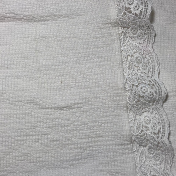 E&M lace puff sleeve top - Picture 4 of 7